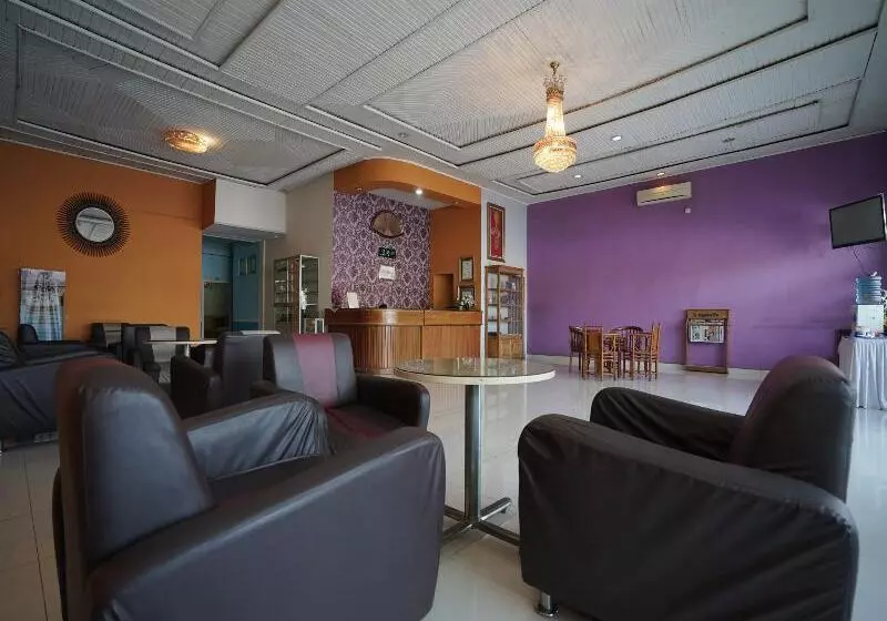 ホテル Oyo 1441  Dempo Permai