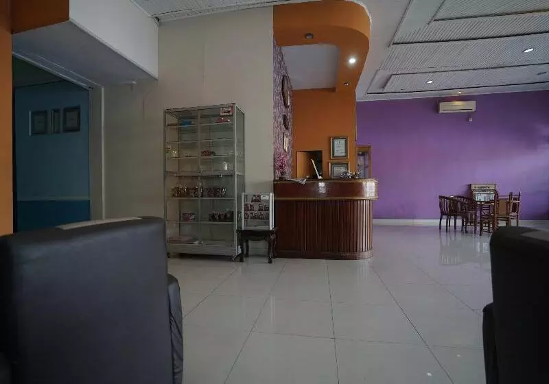 ホテル Oyo 1441  Dempo Permai