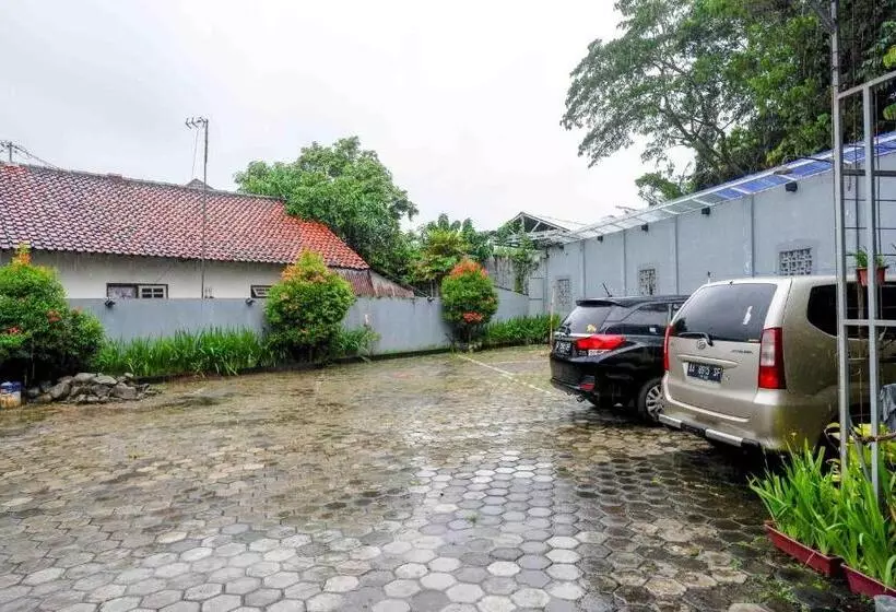 ペンション Reddoorz Near Rsud Margono Purwokerto 3