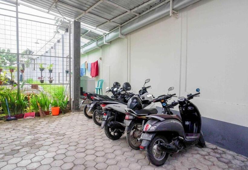 פנסיון Reddoorz Near Rsud Margono Purwokerto 3