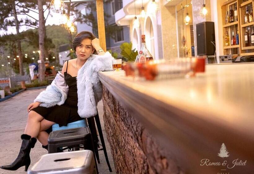 هتل Romeo & Juliet S Hồ Tuyền Lâm Dalat