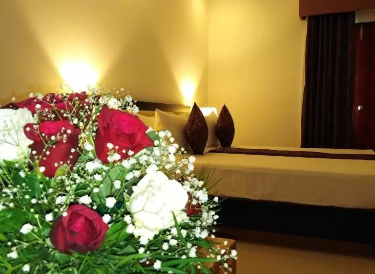 The Hotel Canoe