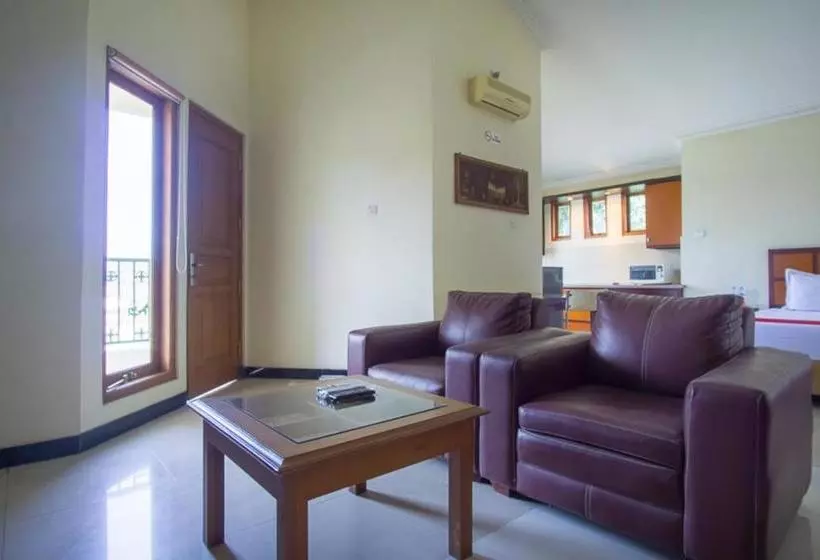 Majatalo Reddoorz Near Rumah Sakit Baptis Kediri