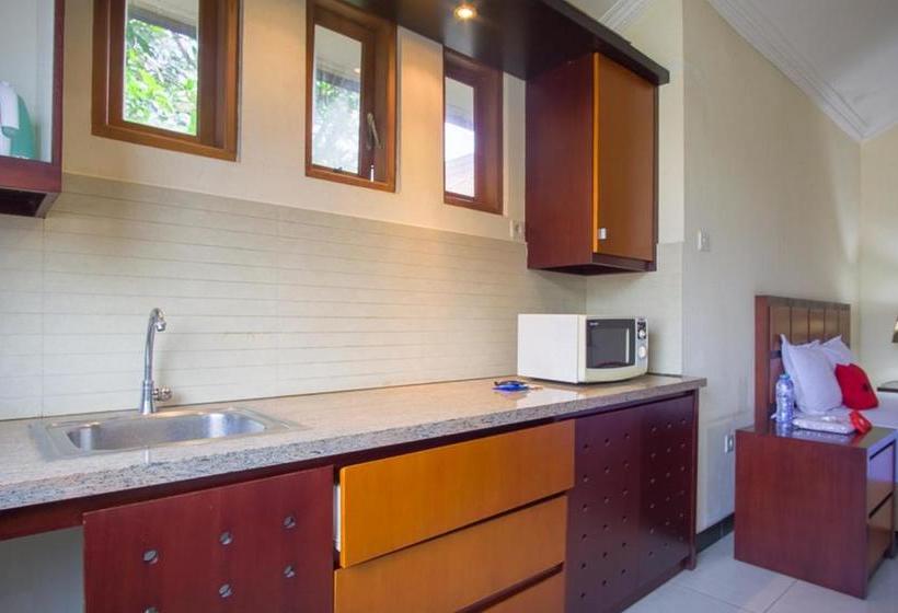 Panzió Reddoorz Near Rumah Sakit Baptis Kediri