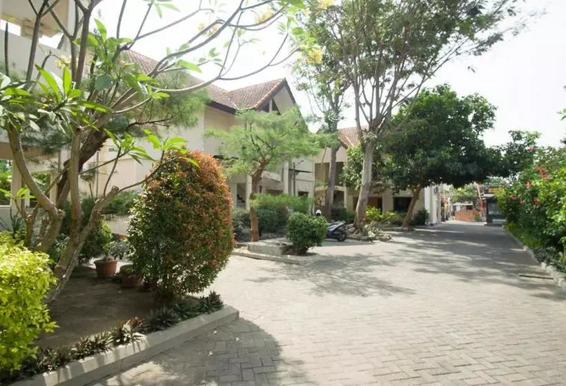 Majatalo Reddoorz Near Rumah Sakit Baptis Kediri