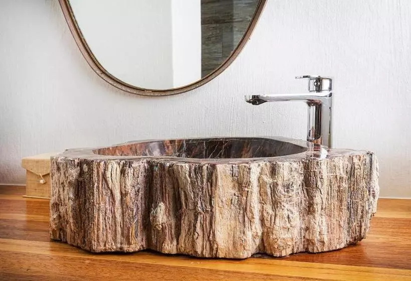 تختخواب و صبحانه Atsupers Accommodation