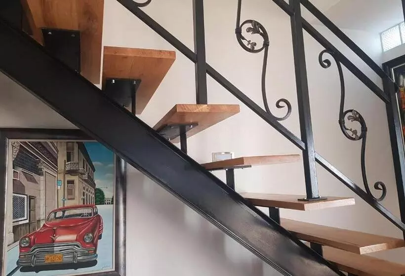 تختخواب و صبحانه Atsupers Accommodation