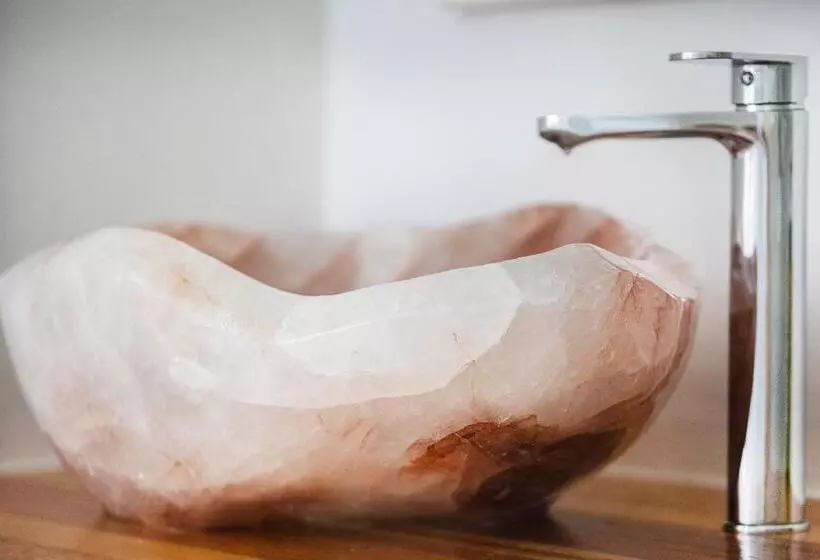 تختخواب و صبحانه Atsupers Accommodation