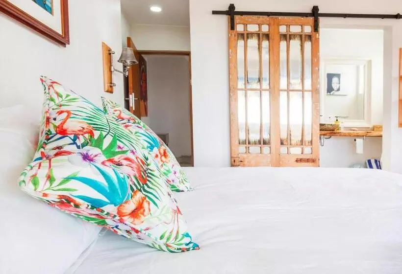 تختخواب و صبحانه Atsupers Accommodation