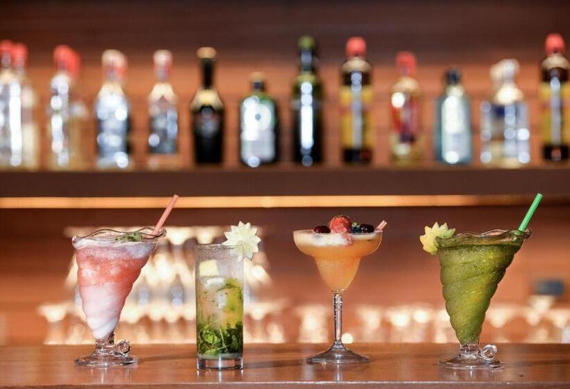 Solanas Gardens View & Crystal Beach