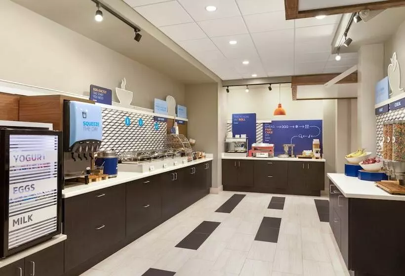 Hotelli Holiday Inn Express & Suites   Beaver Dam, An Ihg