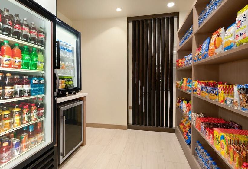 בית מלון כפרי Holiday Inn Express & Suites Beaver Dam, An Ihg