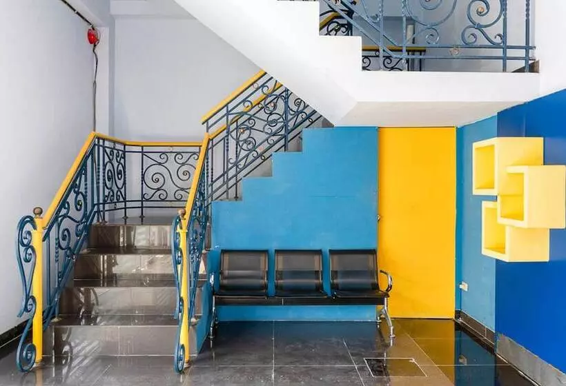 ペンション Reddoorz Plus Near Taman Ismail Marzuki