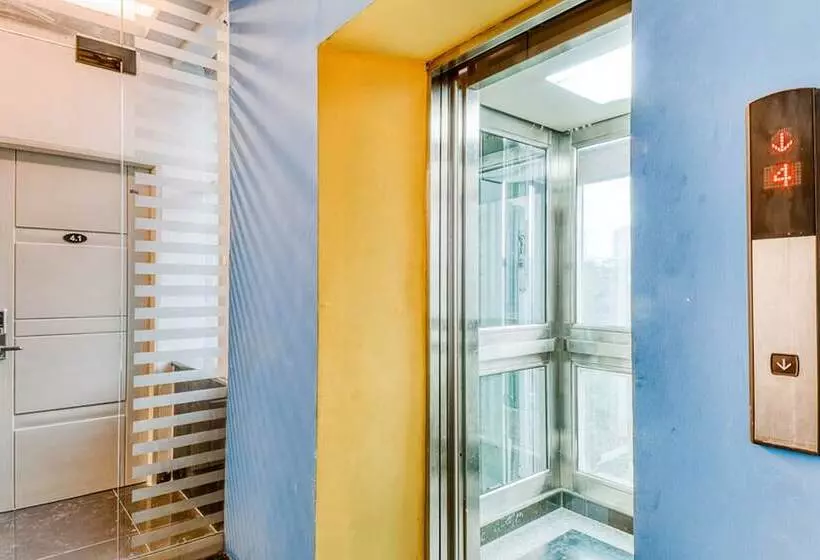 ペンション Reddoorz Plus Near Taman Ismail Marzuki