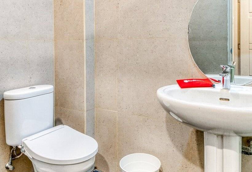 פנסיון Reddoorz Plus Near Taman Ismail Marzuki