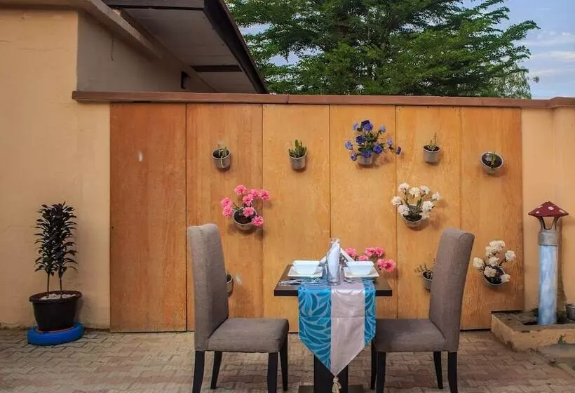 هتل Twenty