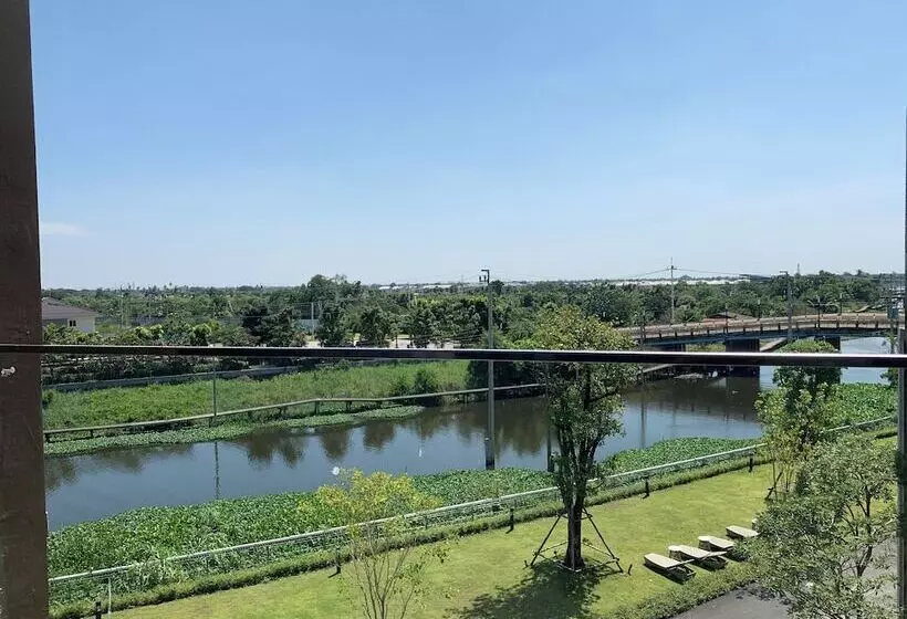 Hotelli Divalux Resort & Spa Bangkok, Suvarnabhumi Airport Free Shuttle