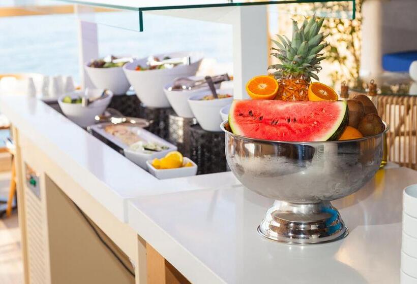 ホテル Enorme Serenity Spritz Adults Only