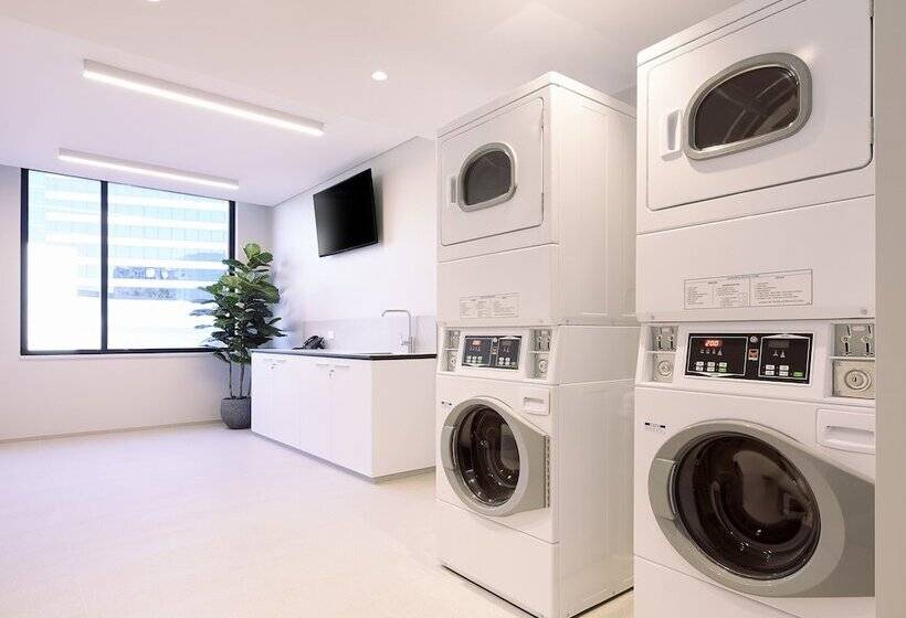 فندق Holiday Inn Express Sydney Airport, An Ihg