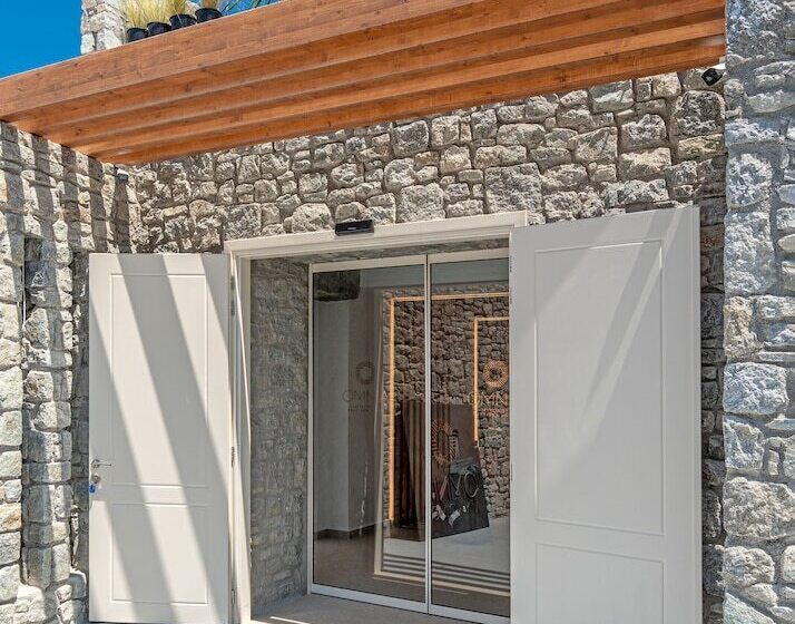 Omnia Mykonos Boutique Hotel & Suites