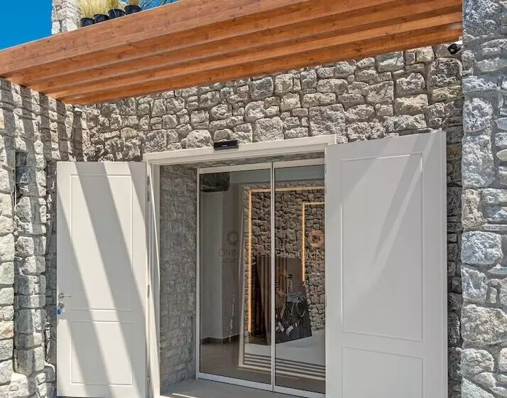 Omnia Mykonos Boutique Hotel & Suites