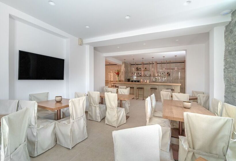 Omnia Mykonos Boutique Hotel & Suites