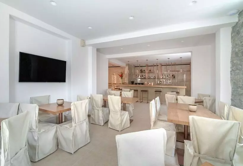 Omnia Mykonos Boutique Hotel & Suites