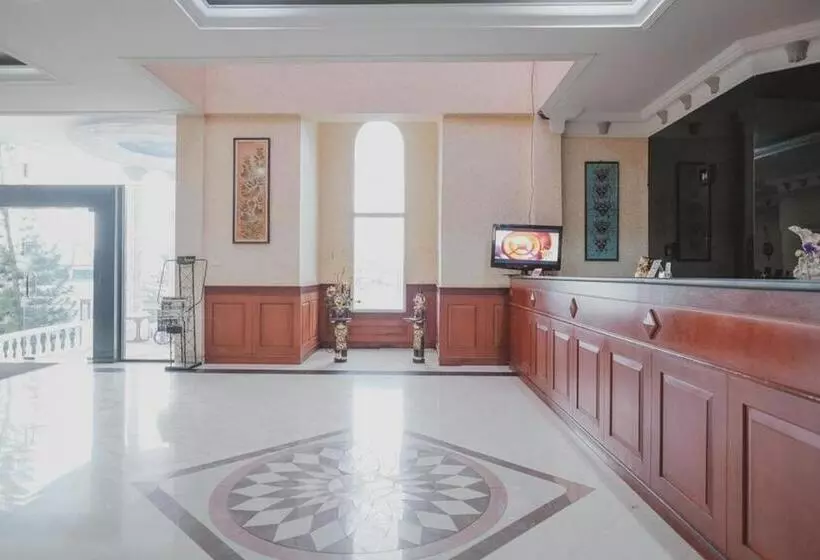 Hotelli Reddoorz Premium @ Jalan Pal 10 Jambi