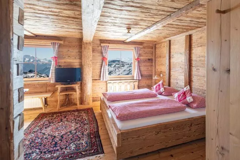 Majatalo Berggasthof Edelweiss