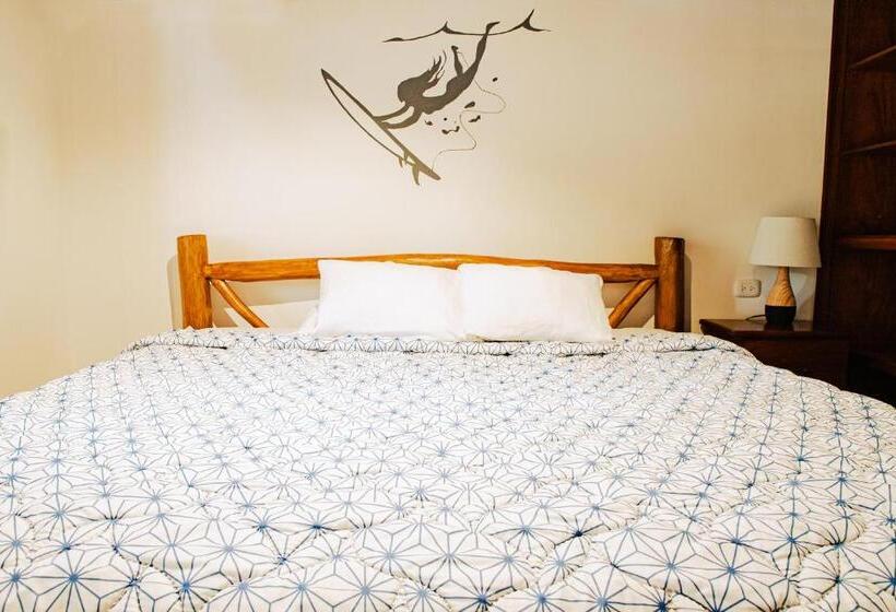 펜션 El Gato Rojas Surf Hostel