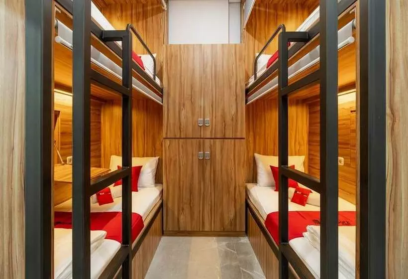 Majatalo Reddoorz Plus Near Senayan City