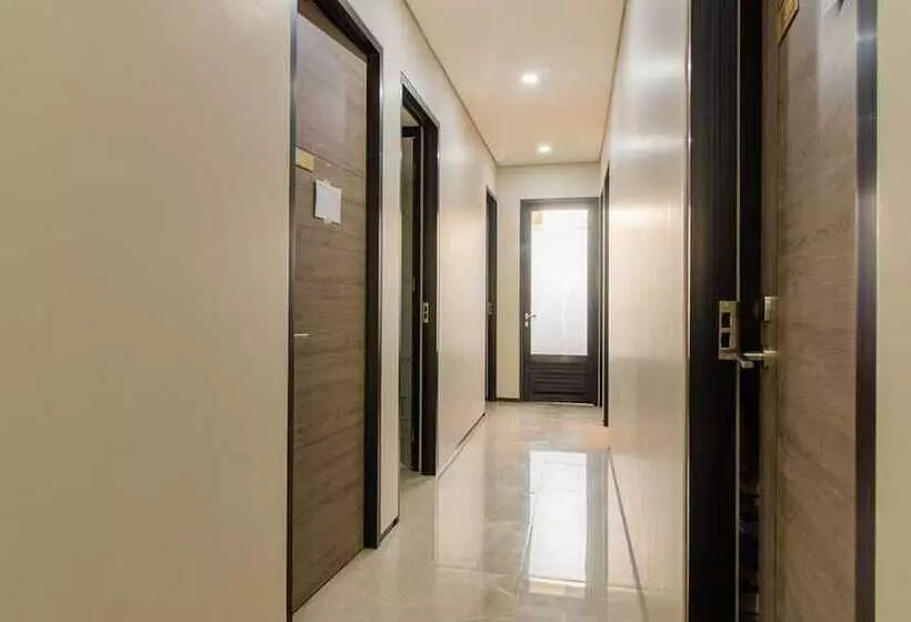 Majatalo Reddoorz Plus Near Senayan City