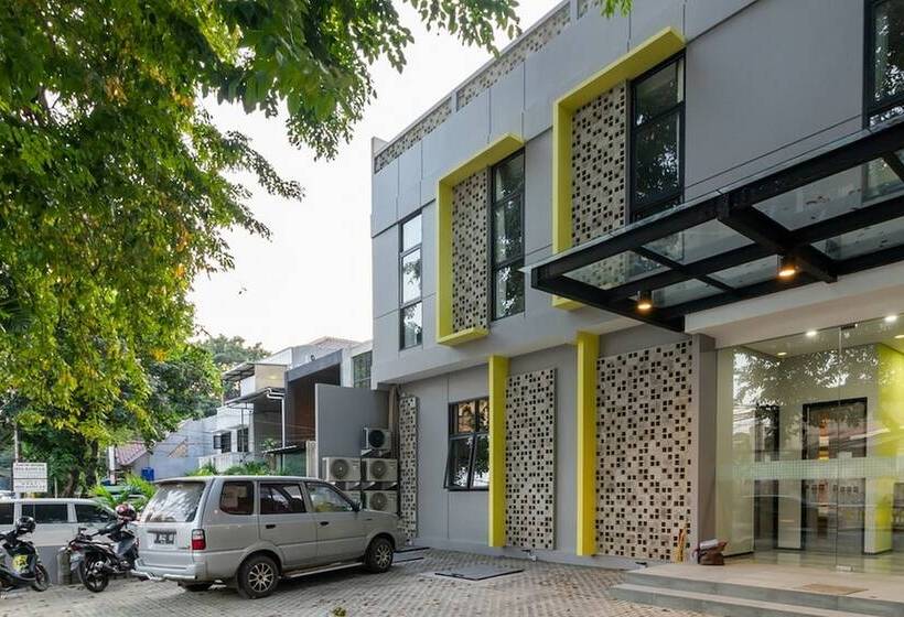 بنسيون Reddoorz Plus Near Senayan City