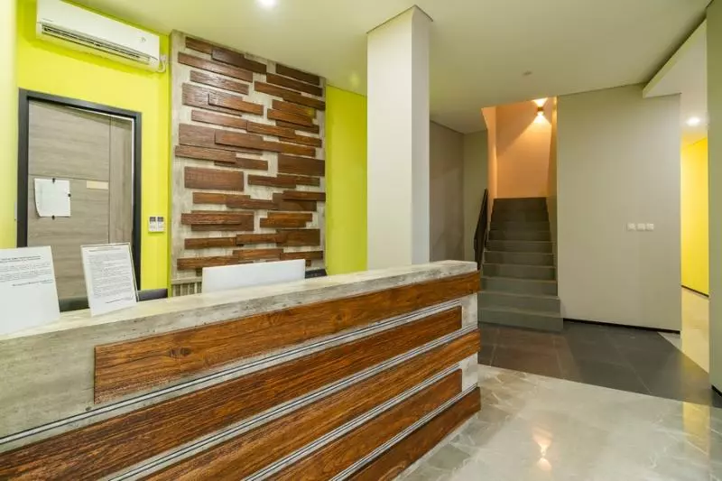 Majatalo Reddoorz Plus Near Senayan City