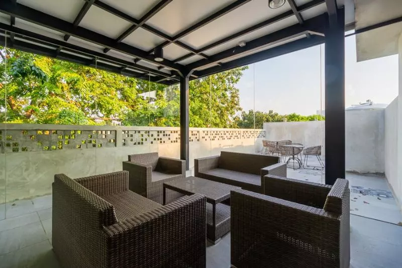 Majatalo Reddoorz Plus Near Senayan City