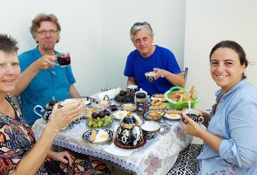 펜션 Rudakiy Guest House