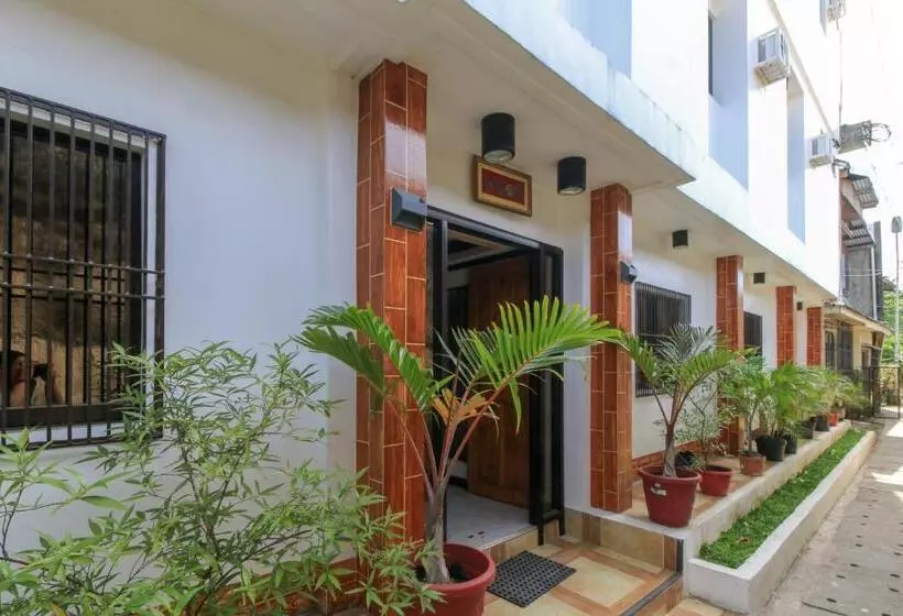 ホテル Reddoorz At Minas Place 1 Tacloban