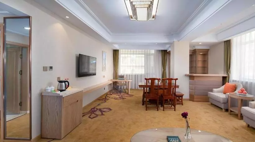 هتل Vienna International  Dalian Municipal Government