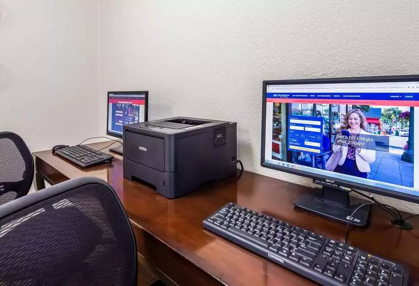 Отель Best Western Capital City Inn