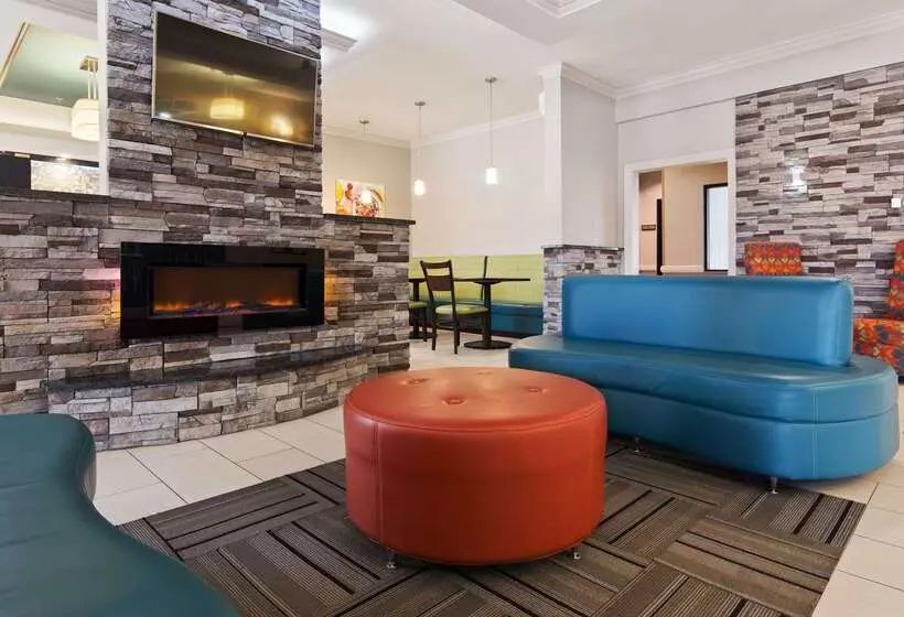 Отель Best Western Elkhart Inn & Suites