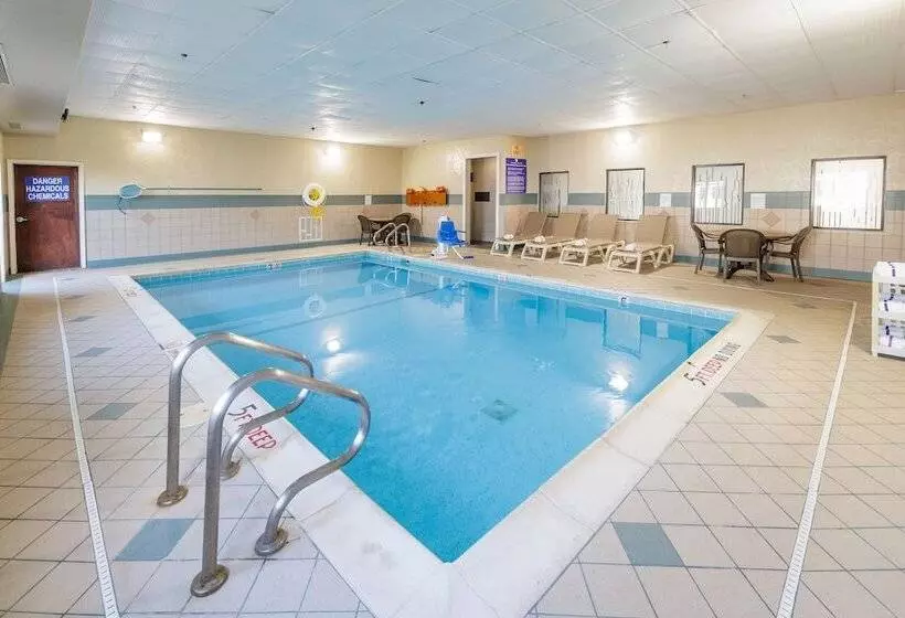 Отель Best Western Elkhart Inn & Suites