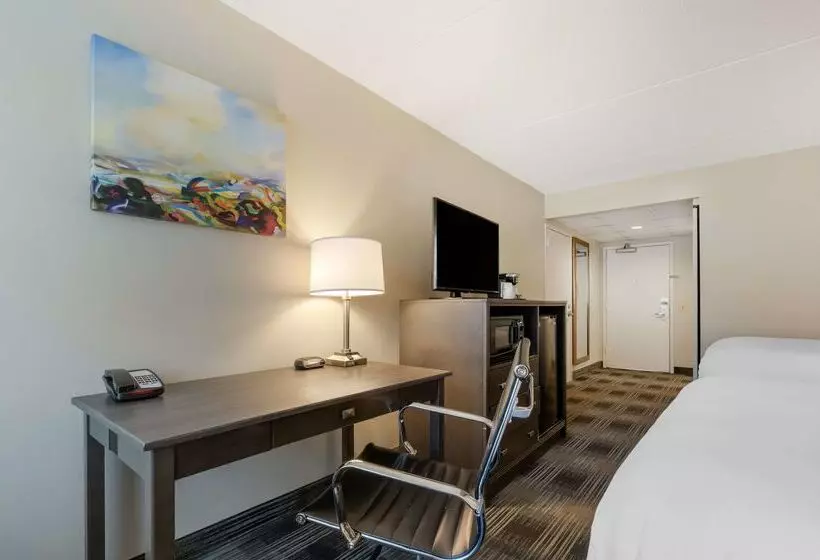 Отель Best Western Plus Alexandria Fort Belvoir