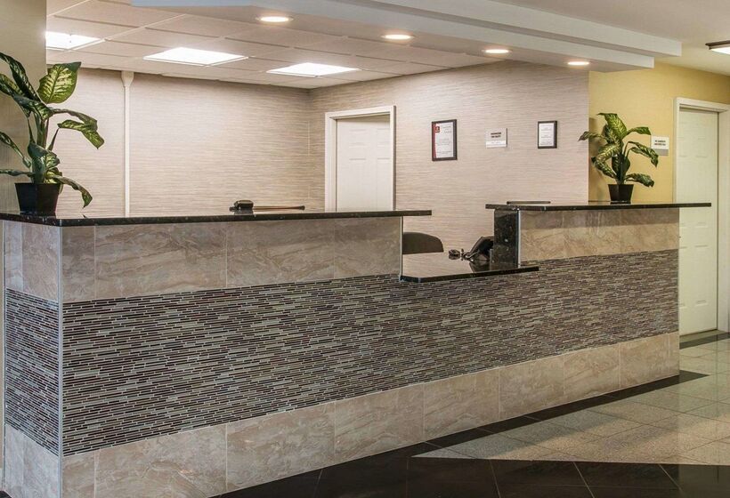 ホテル Clarion Inn I94 Near Expo Center