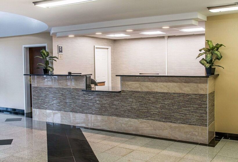 ホテル Clarion Inn I94 Near Expo Center