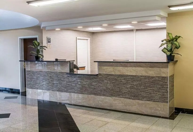 酒店 Clarion Inn I94 Near Expo Center