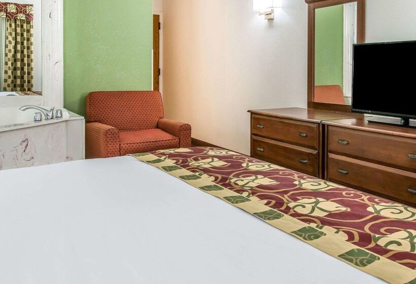 ホテル Clarion Inn I94 Near Expo Center