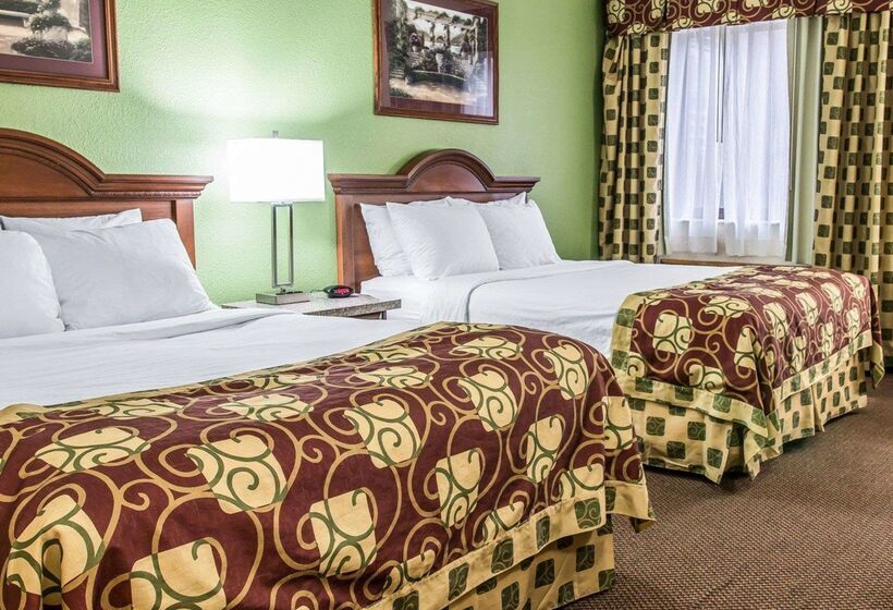 ホテル Clarion Inn I94 Near Expo Center