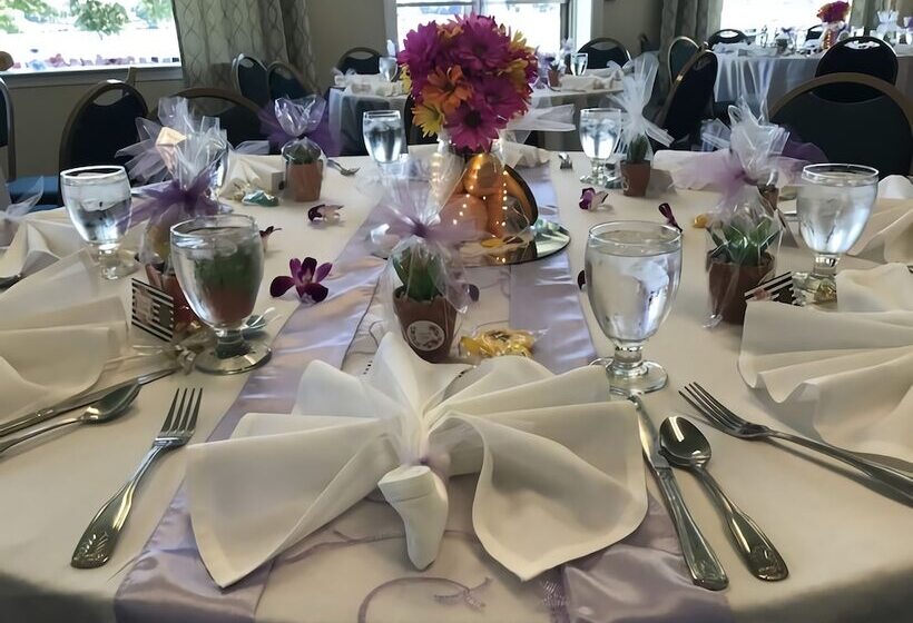 فندق Lakeside Inn