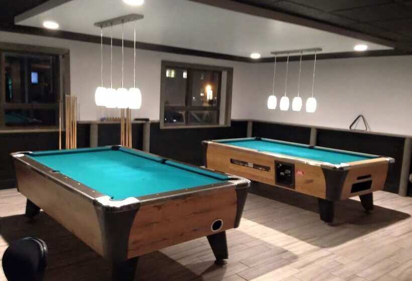 فندق Lakeside Inn