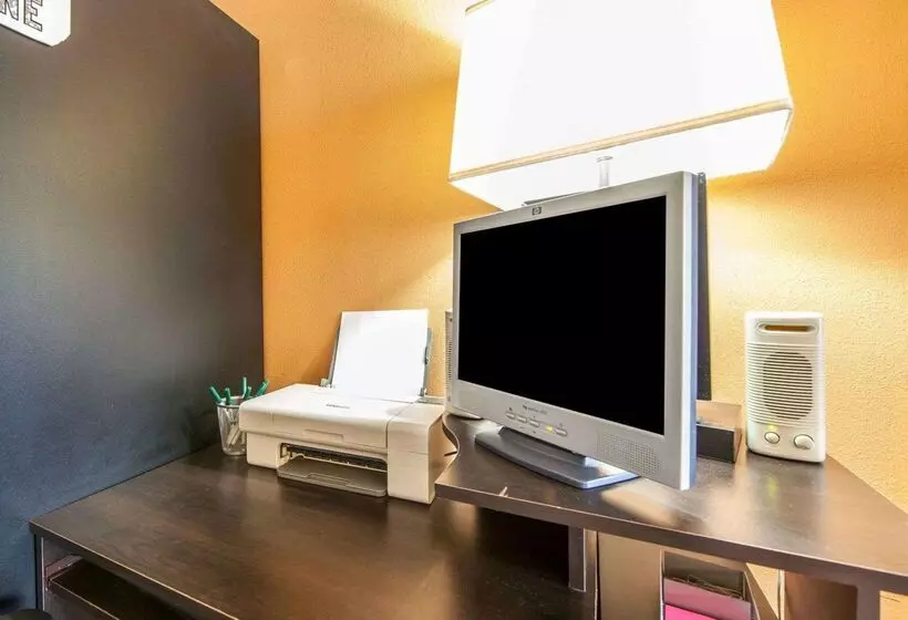 בית מלון כפרי Quality Inn